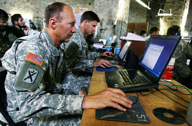 US-Soldaten im Befehlsstand in Afghanistan &ndash; das Pentagon
...