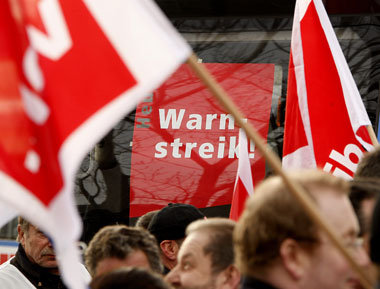 Warnstreik bei den Münchener Verkehrsbetrieben am 3.
Februa... Warnstreik bei den Münchener Verkehrsbetrieben am 3.
Februa...