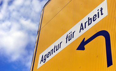 Weg in die Armut. Vor allem Erwerbslose sind in Deutschland
davo...