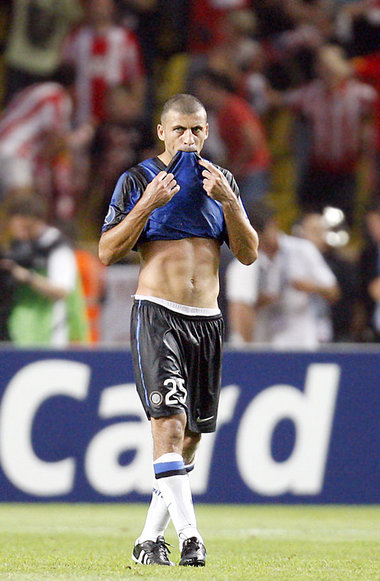 Alles gewinnen oder das Leibchen aufessen. Inters Walter
Samuel Alles gewinnen oder das Leibchen aufessen. Inters Walter
Samuel