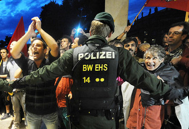 Proteste gegen Stuttgarts Milliardengrab am Freitag abend Proteste gegen Stuttgarts Milliardengrab am Freitag abend