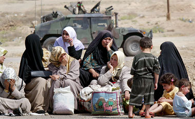 Checkpoint der US-Armee an der Stadtgrenze zu Falludscha im
Apri... Checkpoint der US-Armee an der Stadtgrenze zu Falludscha im
Apri...