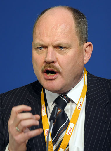 Börde-Landrat Thomas Webel, CDU-Landesvorsitzender von
Sach... Börde-Landrat Thomas Webel, CDU-Landesvorsitzender von
Sach...