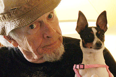 Schön singen kann er halt – »Merle Haggard:
Lea... Schön singen kann er halt – »Merle Haggard:
Lea...