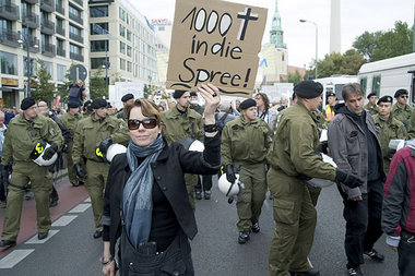 Protest gegen »Marsch für das Leben« im September 2009 in Berlin