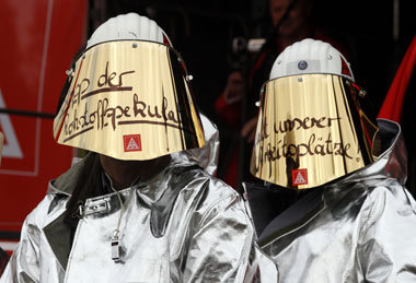 »Rohstoffspekulanten stoppen«, Stahlarbeiterprotest im April in ... »Rohstoffspekulanten stoppen«, Stahlarbeiterprotest im April in ...