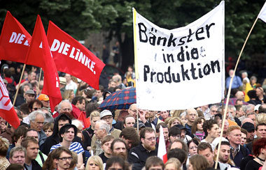 »Die Krise heißt Kapitalismus« – Demonstration am 12. Juni in Be... »Die Krise heißt Kapitalismus« – Demonstration am 12. Juni in Be...