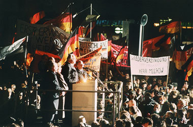 »Die Sache ist gelaufen« – Helmut Kohl, hier bei einer Rede in D... »Die Sache ist gelaufen« – Helmut Kohl, hier bei einer Rede in D...
