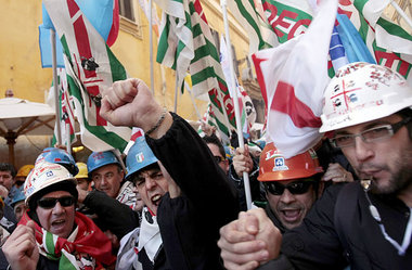 Rom, Italien, vor dem Parlament, 2. Februar 2010: Italienische M...