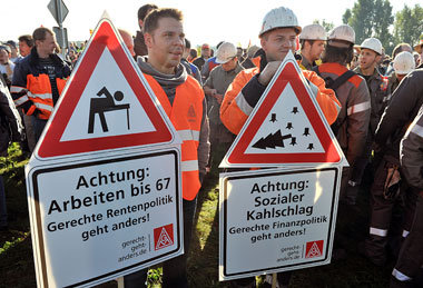 Beschäftigte der Industriebetriebe in Salzgitter und Peine
... Beschäftigte der Industriebetriebe in Salzgitter und Peine
...