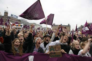 Rund 25000 Schüler, Studenten und Auszubildende demonstrierten a... Rund 25000 Schüler, Studenten und Auszubildende demonstrierten a...
