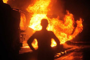 Weitere 26 Tanklastwagen sind am sp&amp;auml;ten Mittwoch abend ...