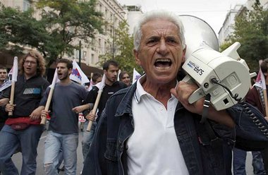 Athen war am Donnerstag durch den Streik im öffentlichen
Di... Athen war am Donnerstag durch den Streik im öffentlichen
Di...