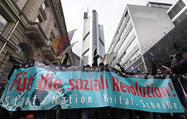 »Die ganze Aufgabe der Kommunisten besteht darin, daß sie es ver... »Die ganze Aufgabe der Kommunisten besteht darin, daß sie es ver...