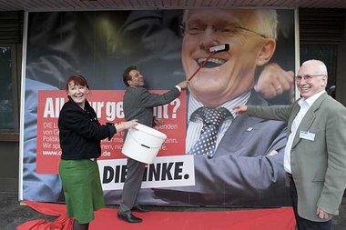 Die Chefs der NRW-Linksfraktion, Bärbel Beuermann (l.) und Wolfg...