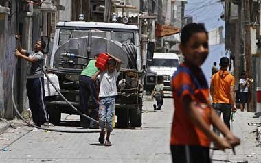 Trinkwasserverteilung im Gazastreifen (20. Juni 2010)