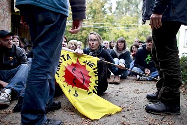 Blockadetraining: Am Donnerstag probten Aktivisten in Wustrow
de...
