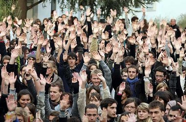Studenten und Sch&uuml;ler wie hier in Rennes haben sich dem
Str...