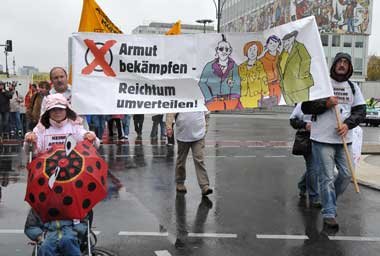 Mehr als tausend Menschen protestierten am Samstag in Berlin
geg...