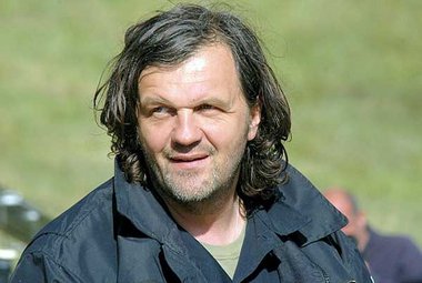 Gegen &raquo;Barbarei und Primitivit&auml;t&laquo;: Emir
Kusturi...