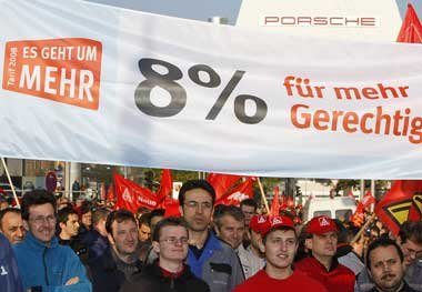 Miese Lohnentwicklung trotz (oder wegen?) st&auml;ndiger
Zugest&...