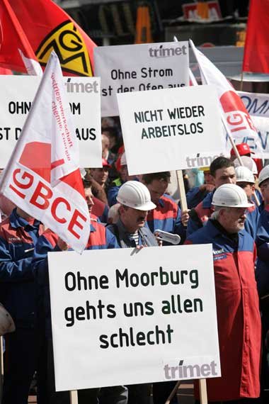 Demo für den Bau des Steinkohlekraftwerks in
Hamburg-Moorbu... Demo für den Bau des Steinkohlekraftwerks in
Hamburg-Moorbu...