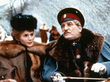 Jane (Julia Ormond) soll General Radlov (Alexej Petrenko)
umgarn... Jane (Julia Ormond) soll General Radlov (Alexej Petrenko)
umgarn...