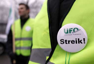 Spartengewerkschaften wie die Unabhängige
Flugbegleiter-Org... Spartengewerkschaften wie die Unabhängige
Flugbegleiter-Org...