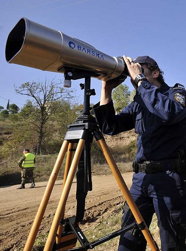 EU-Kräfte der Frontex-Agentur an der
türkisch-griechis... EU-Kräfte der Frontex-Agentur an der
türkisch-griechis...