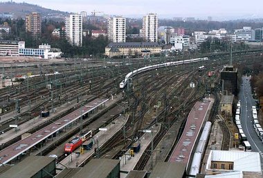100 Hektar Bauland in bester Citylage. Nur die Gleise
st&ouml;re...