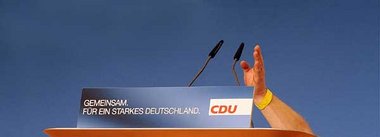 90,4 Prozent: Merkel (nicht im Bild) wurde am Montag in
Karlsruh...