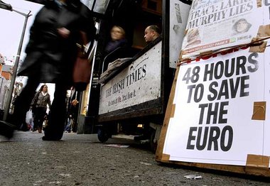 Noch 48 Stunden, um den Euro zu retten – titelte am
Montag... Noch 48 Stunden, um den Euro zu retten – titelte am
Montag...