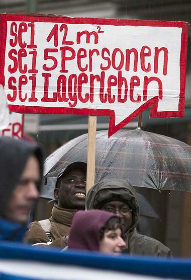 Demonstration gegen Lagerunterbringung und Entrechtung von Flüch... Demonstration gegen Lagerunterbringung und Entrechtung von Flüch...