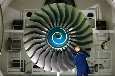 Land der Ingenieure: Triebwerksfertigung bei Rolls Royce in
Dahl... Land der Ingenieure: Triebwerksfertigung bei Rolls Royce in
Dahl...
