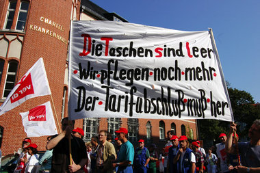 Der Protest geht weiter: Charité-Arbeiter demonstrierten am Frei...