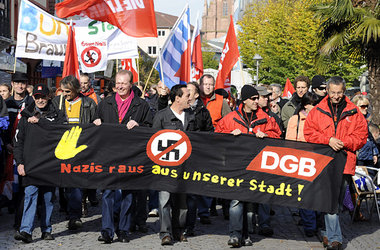 Aktivisten der VVN-BdA auf einer antifaschistischen Demo am 23.
...