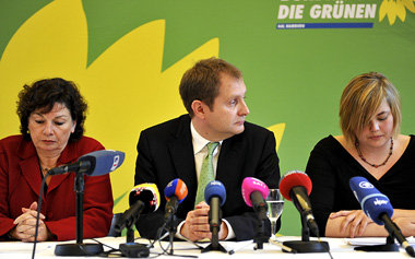 Bildungssenatorin Goetsch, Fraktionschef Kerstan und GAL-Chefin
... Bildungssenatorin Goetsch, Fraktionschef Kerstan und GAL-Chefin
...