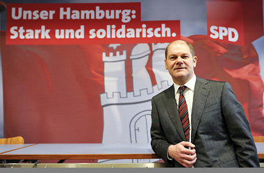 SPD-Spitzenkandidat Olaf Scholz setzt auf
»Rot-Grün&l... SPD-Spitzenkandidat Olaf Scholz setzt auf
»Rot-Grün&l...
