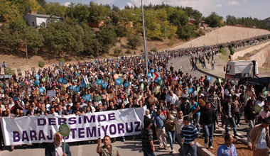 Größte Demonstration ­gegen Talsperren in der türkischen Geschic...
