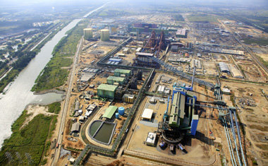 Stahlwerk von ThyssenKrupp in der Bucht von Sepetiba in Santa
Cr... Stahlwerk von ThyssenKrupp in der Bucht von Sepetiba in Santa
Cr...