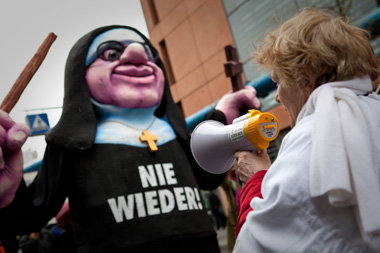 Demonstration ehemaliger Heimkinder am 15. April 2010 in
Berlin Demonstration ehemaliger Heimkinder am 15. April 2010 in
Berlin