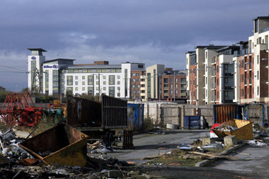 Geistersiedlung in einem Dubliner Vorort. Die Immobilienblase
ha... Geistersiedlung in einem Dubliner Vorort. Die Immobilienblase
ha...