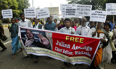 &raquo;Freiheit f&uuml;r Wikileaks-Chefredakteur Julian
Assange,...