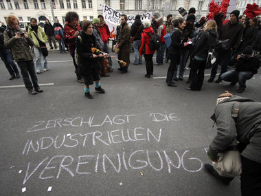 Auch wenn die Leute zu wenig lesen – schreiben
können... Auch wenn die Leute zu wenig lesen – schreiben
können...