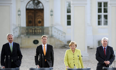 BDI-Chef Hans-Peter Keitel, Vizekanzler Guido Westerwelle,
Bunde...