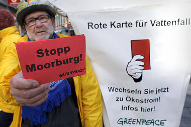 Proteste gegen Kraftwerk Moorburg im März 2008. Da war die
... Proteste gegen Kraftwerk Moorburg im März 2008. Da war die
...