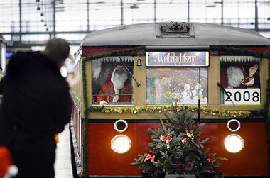 Vor zwei Jahren leistete sich die Berliner S-Bahn noch
geschm&uu... Vor zwei Jahren leistete sich die Berliner S-Bahn noch
geschm&uu...