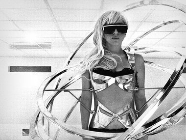 Zum Beispiel Lady Gaga: Freizügige Präsentation und
pe... Zum Beispiel Lady Gaga: Freizügige Präsentation und
pe...