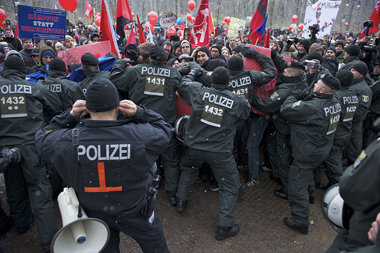 Polizeigewalt, Verbote und Kriminalisierung: Die demokratischen
