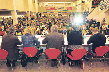 Podiumsdiskussion auf der Rosa-Luxemburg-Konferenz 2007. Zweite
...